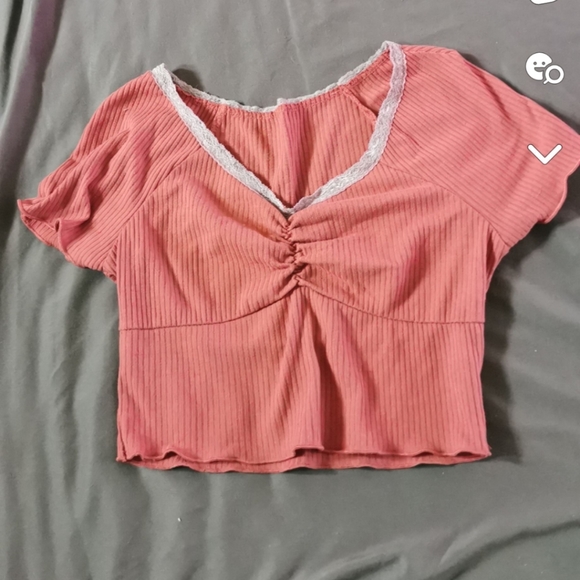 crop top - Picture 1 of 3